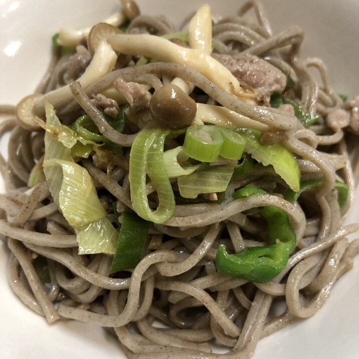 しめじとネギのそばパスタ